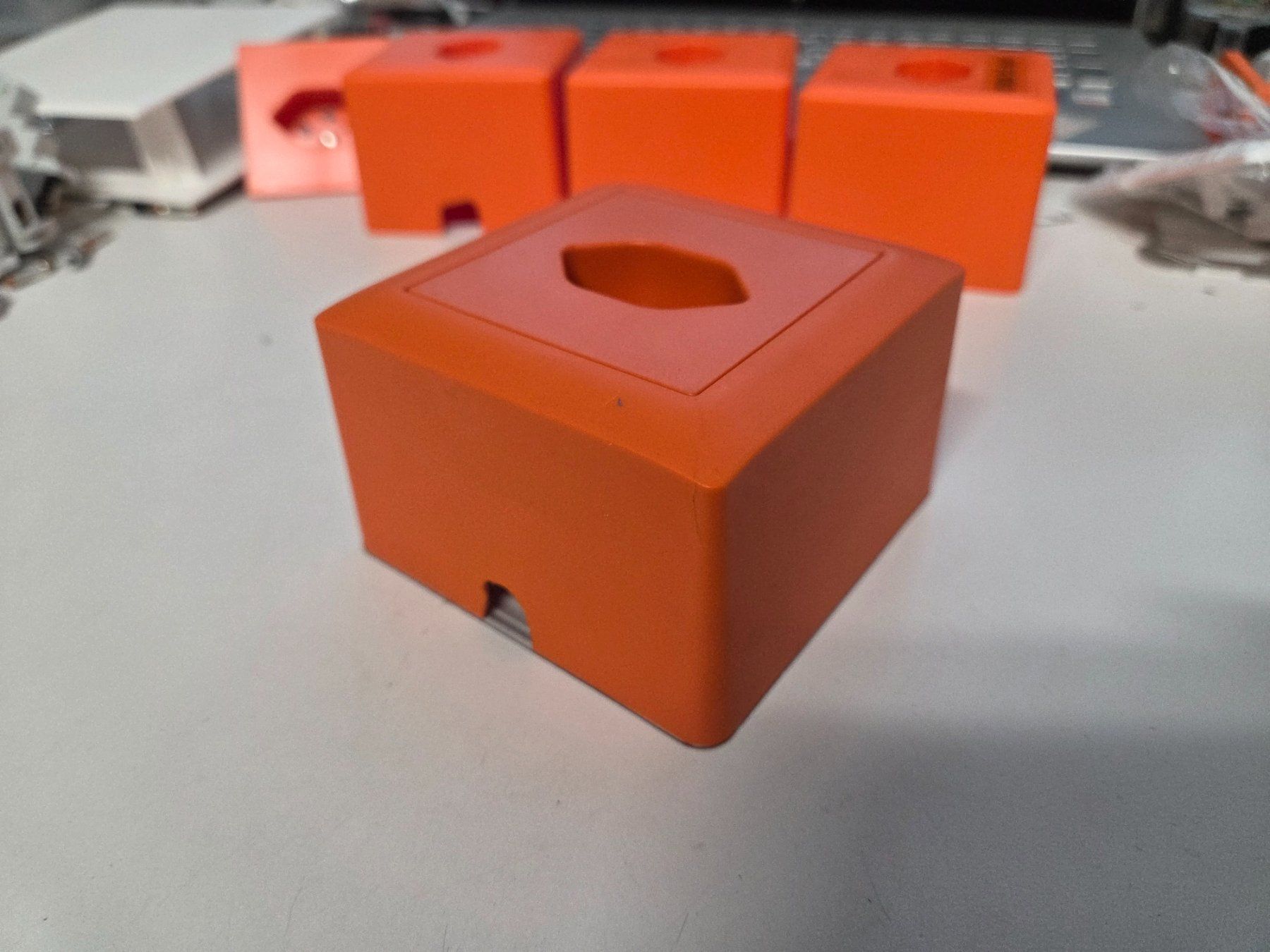Hager Spine: AP Steckdose T13 Hager Typ13 orange – Usato da Zürich venduto da Alibaba1234 2