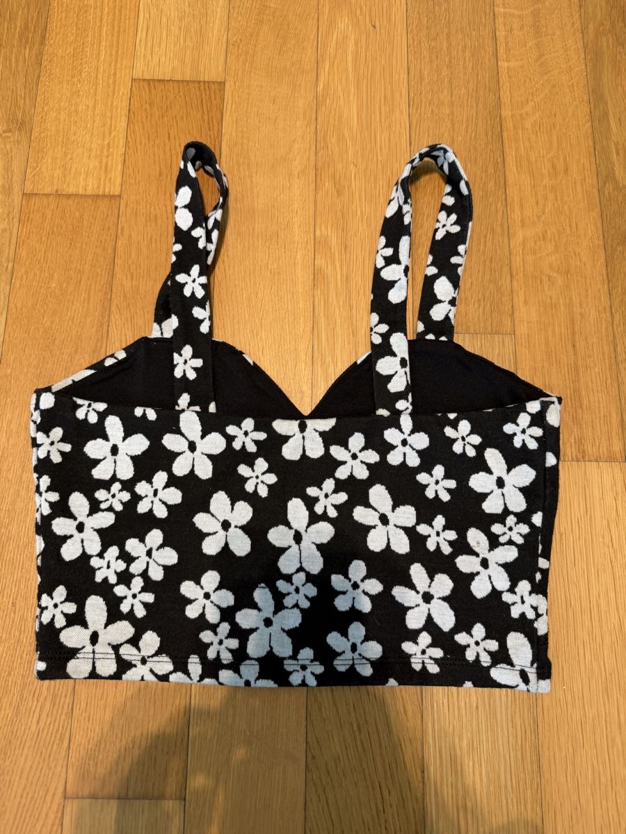 Monki Top: Croptop mit Blumenmuster Monki Grösse XS  – Usato da Zürich venduto da vik_nzx9 1