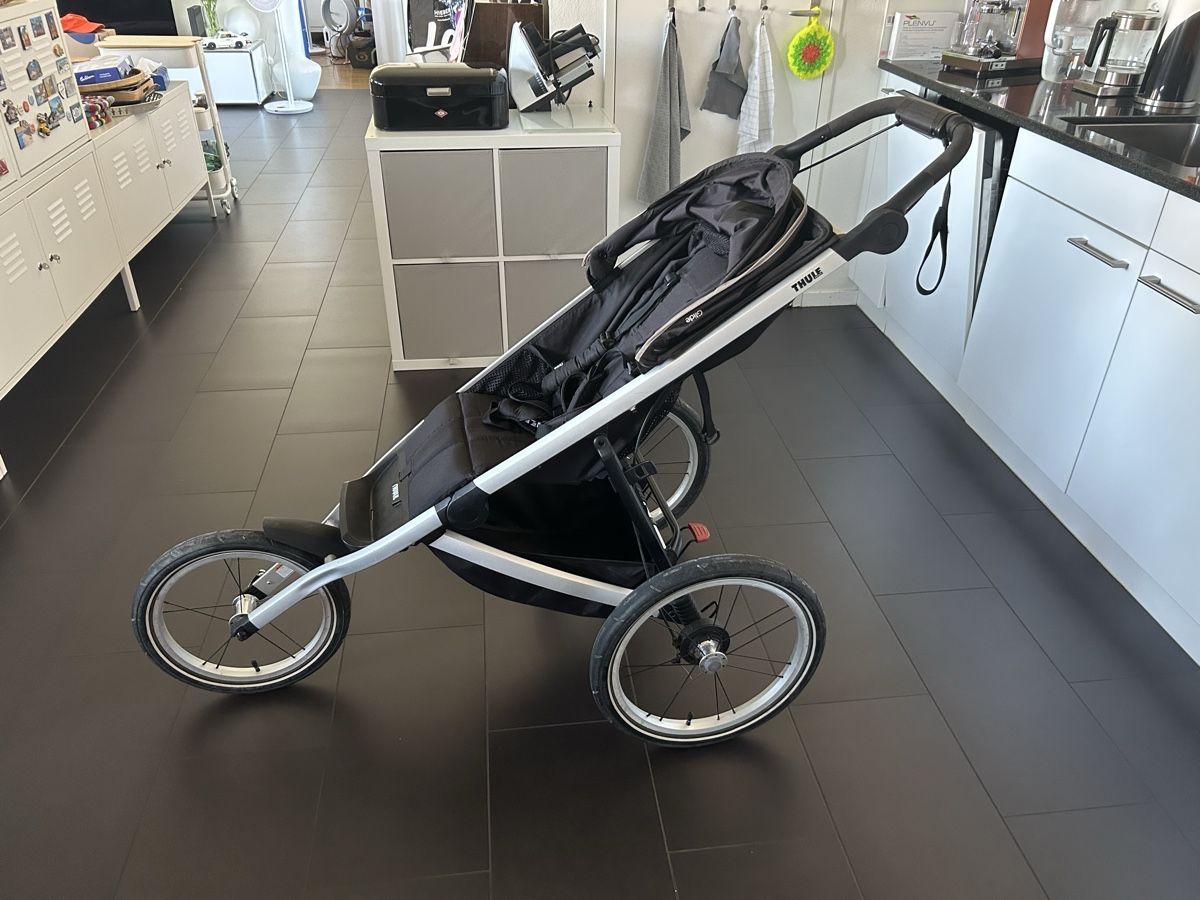Thule Carrozzine: Thule Glide 2 Jogger Kinderwagen – Usato da Basel venduto da kitu 1