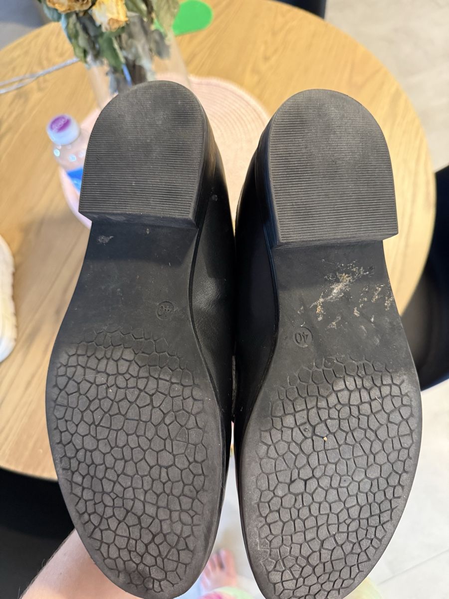 Chaussures femmes: Schwarze Loafer Damen Grösse 40 – D'occasion à Hüttwilen par sar_8gj7 1
