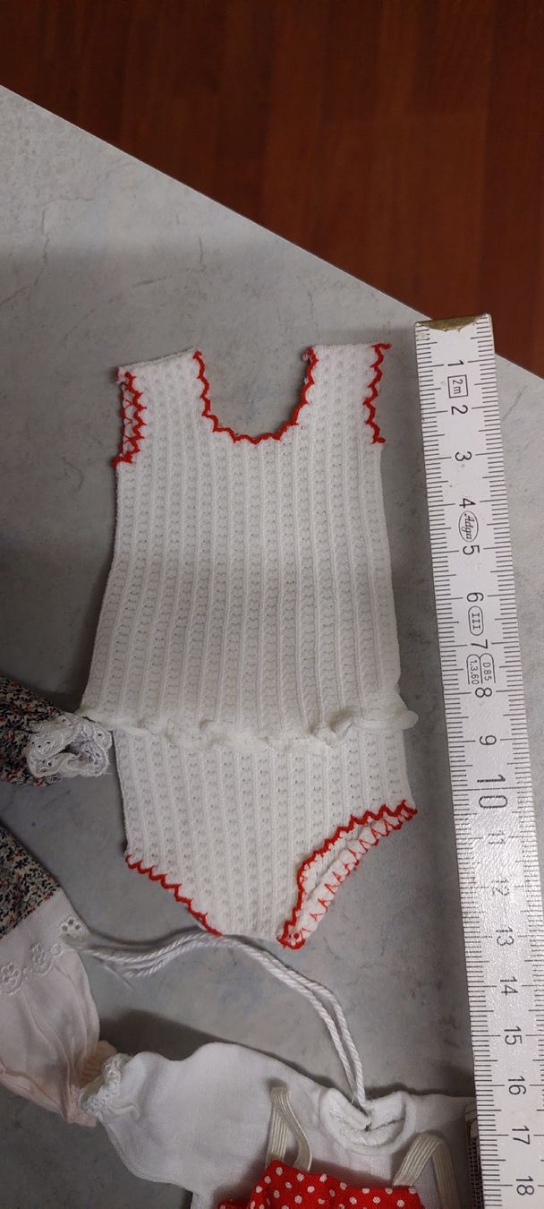 Bambole: viele kleine Puppenkleidchen – Usato da Muri AG venduto da nindo1 5