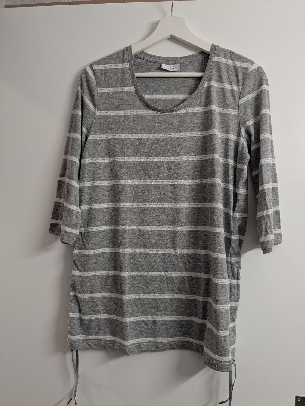 Pullover & Sweatshirts: Bequemer Umstandspullover mit 3/4 Ärmel, Gr M – Gebraucht aus Pfäffikon ZH von salix92