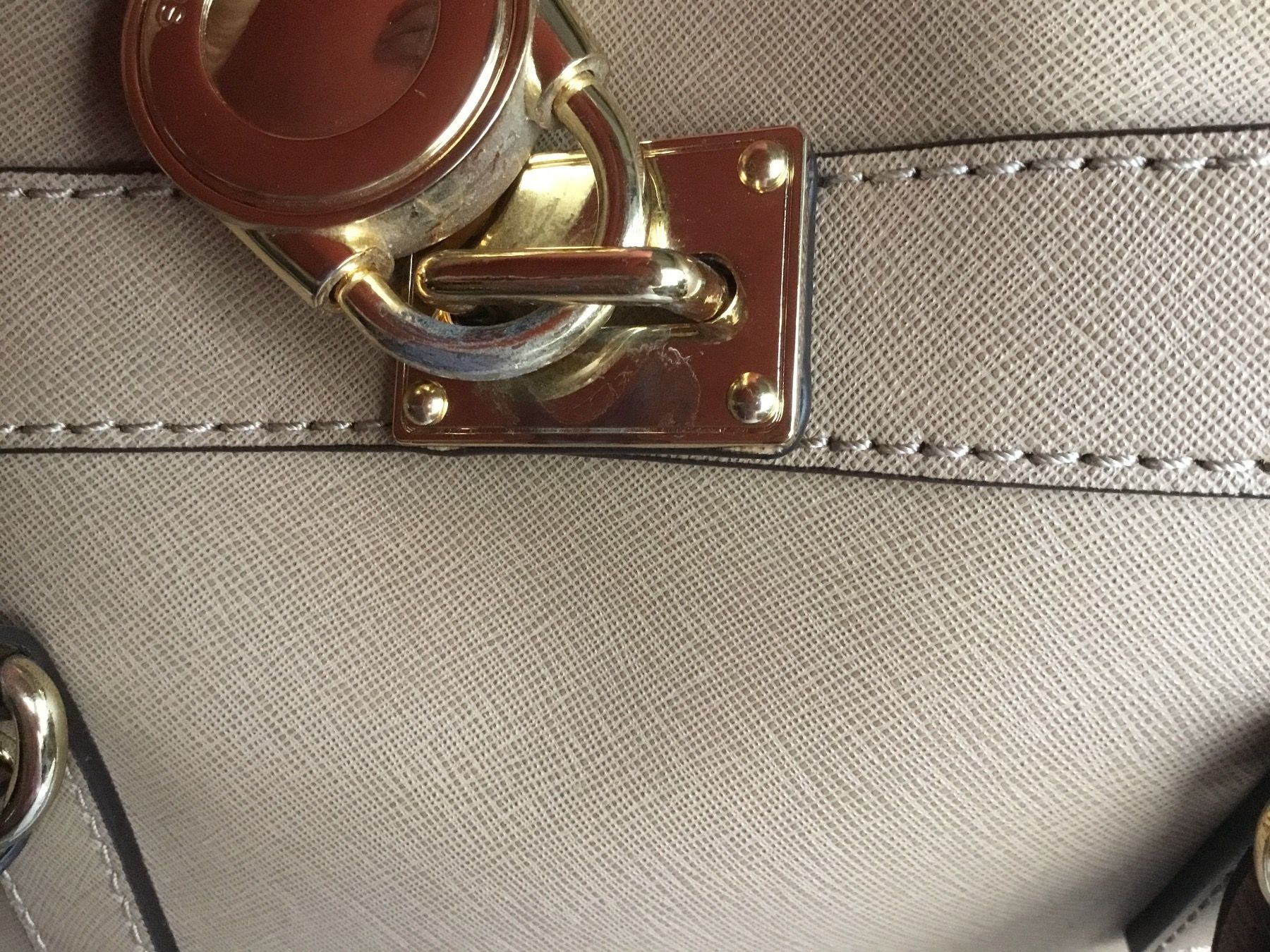 Michael Kors Taschen für Damen: Neuwertige grosse Michael Kors Tasche – Gebraucht aus St. Gallen von chamilla 8