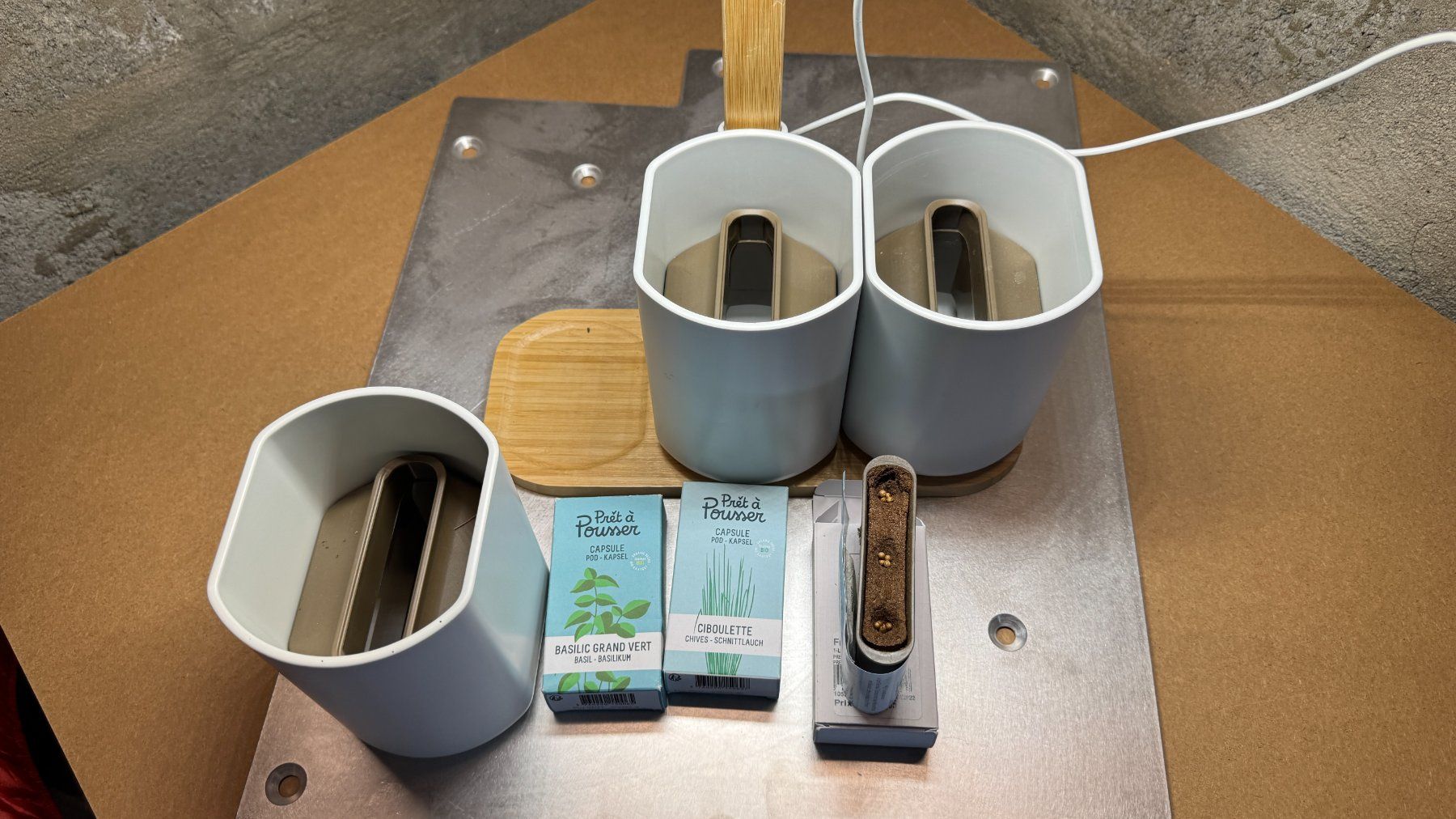 Blumentöpfe: Lilo Connect - Potager autonome compact et design – Gebraucht aus St-Sulpice VD von Revali2017 2