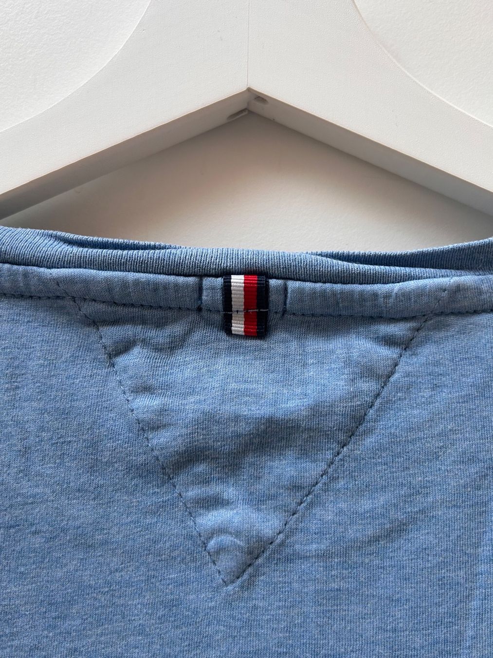 Tommy Hilfiger Hemden, T-Shirts & Polos: TOMMY HILFIGER T-Shirt – Gebraucht aus Dättwil AG von fio_d76l 4