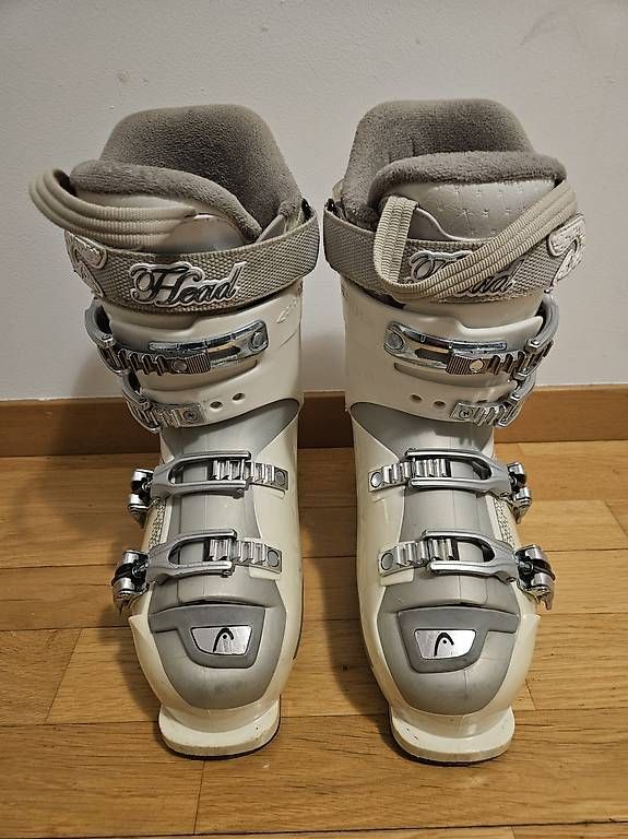 Head Scarpe da donna: Chaussures de ski Head - Taille 24.5 – Usato da Monthey venduto da darkmine