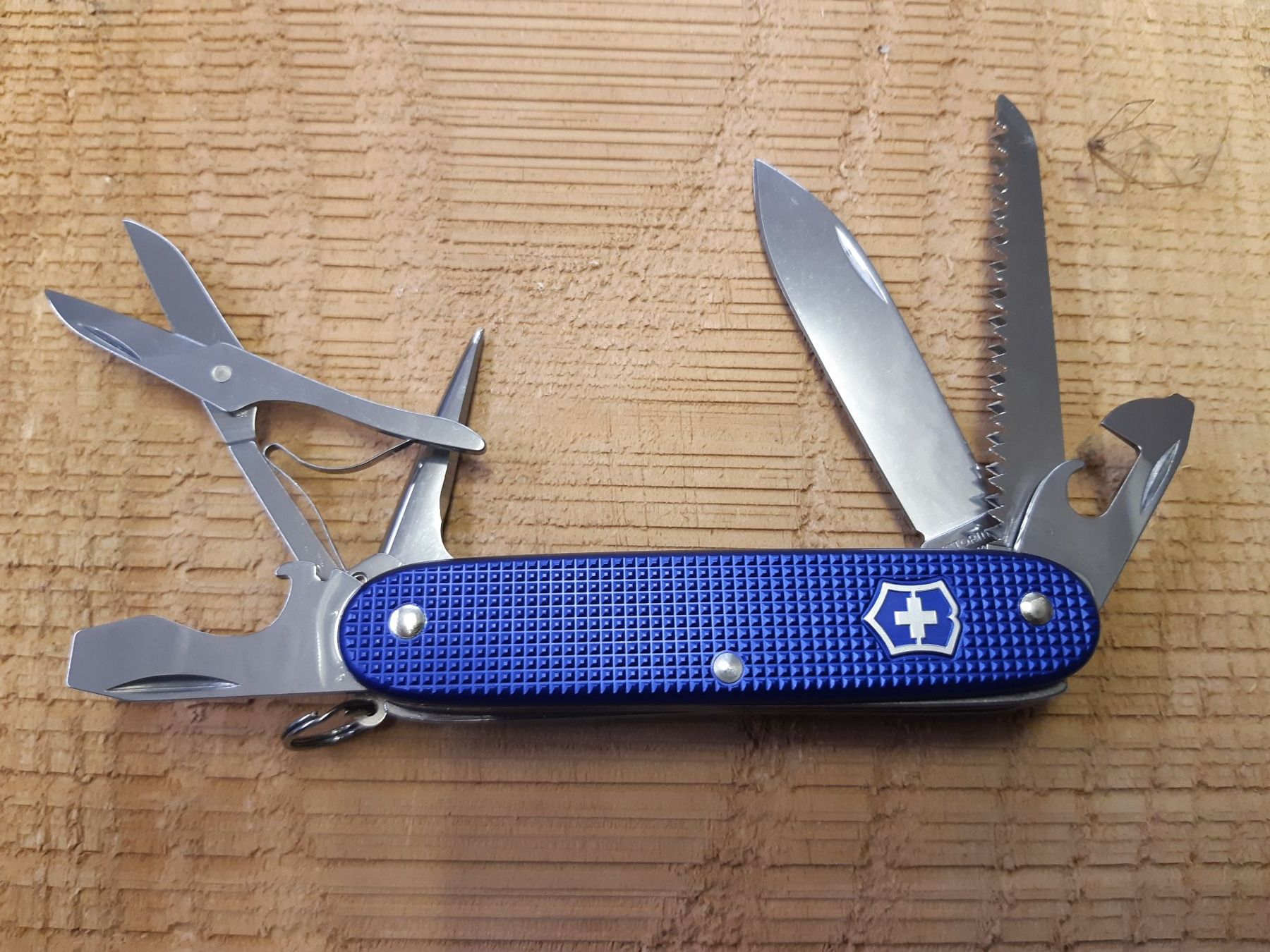 Victorinox Taschenmesser: Victorninox Bugnard Farmer X Alox blau – Neu und originalverpackt aus Strengelbach von Zimba03 2