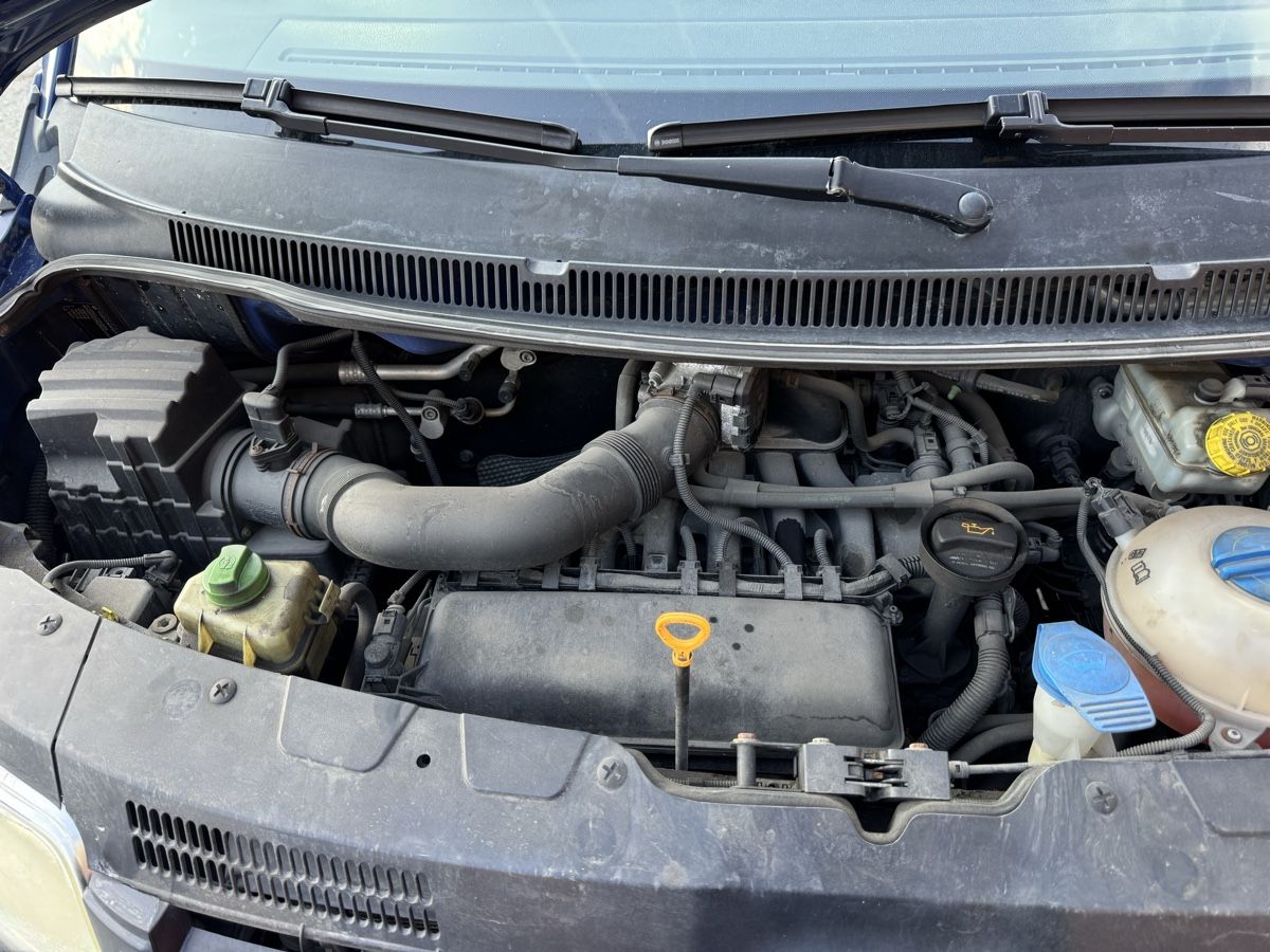 VW Autos: VW T5 3.2 V6 4MOTION blau 7 Sitze – D'occasion à Samedan par Cram85 5