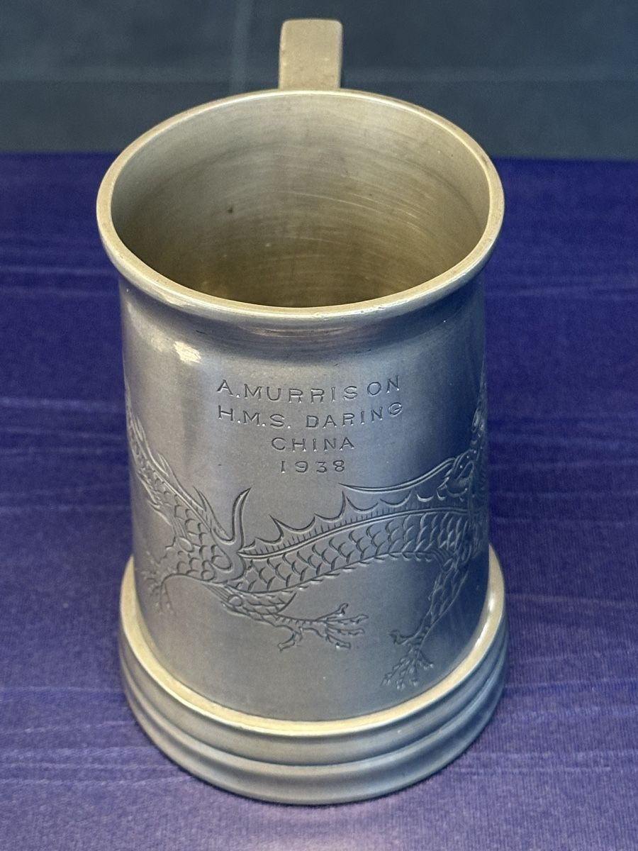 Caraffe: H.M.S. DARING 1938 CHINA Zinnkrug – Usato da Steffisburg venduto da bwt56 2