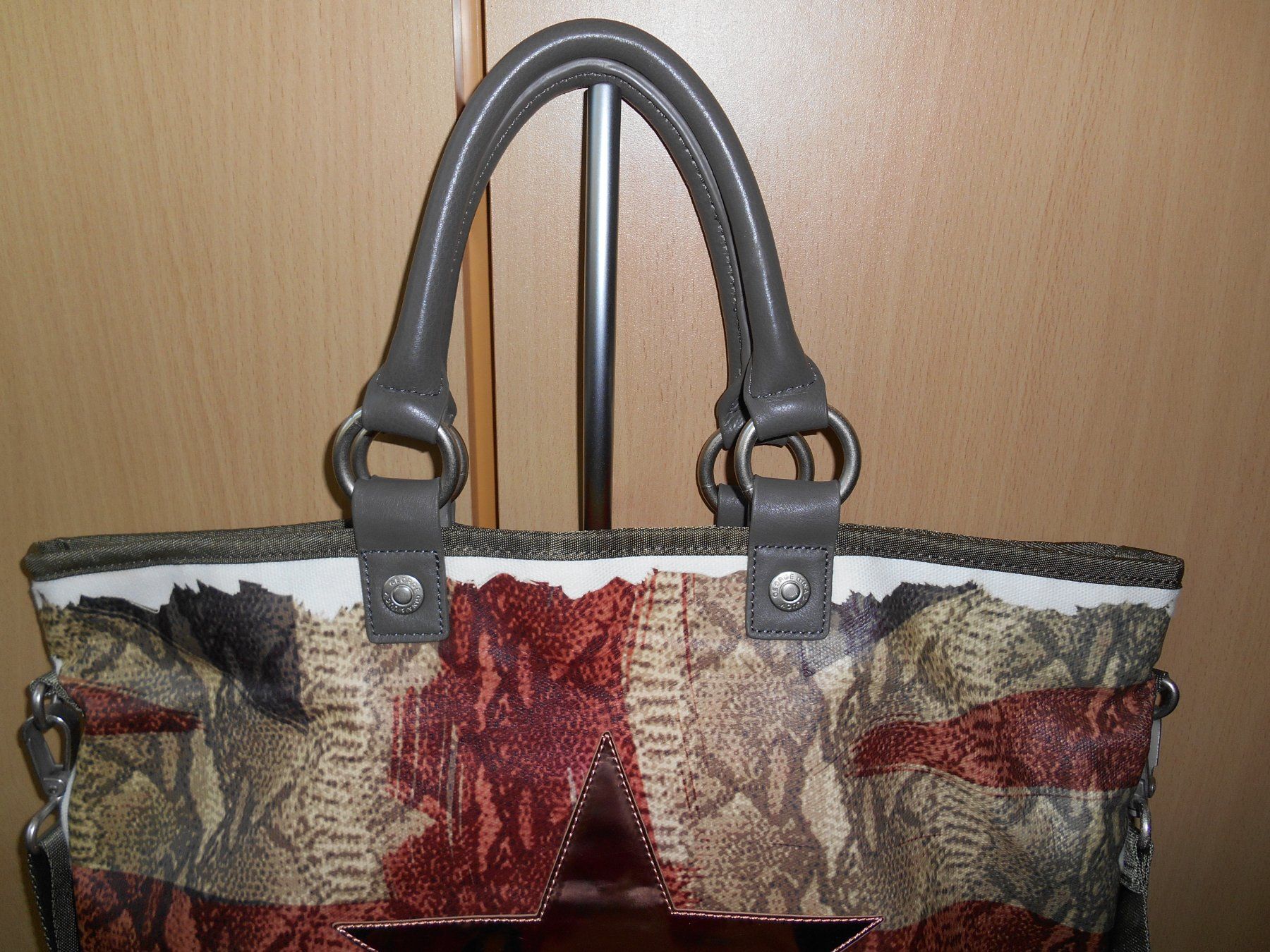 George Gina & Lucy Taschen für Damen: George, Gina & Lucy Handtasche – Gebraucht aus Basel von chien008 2