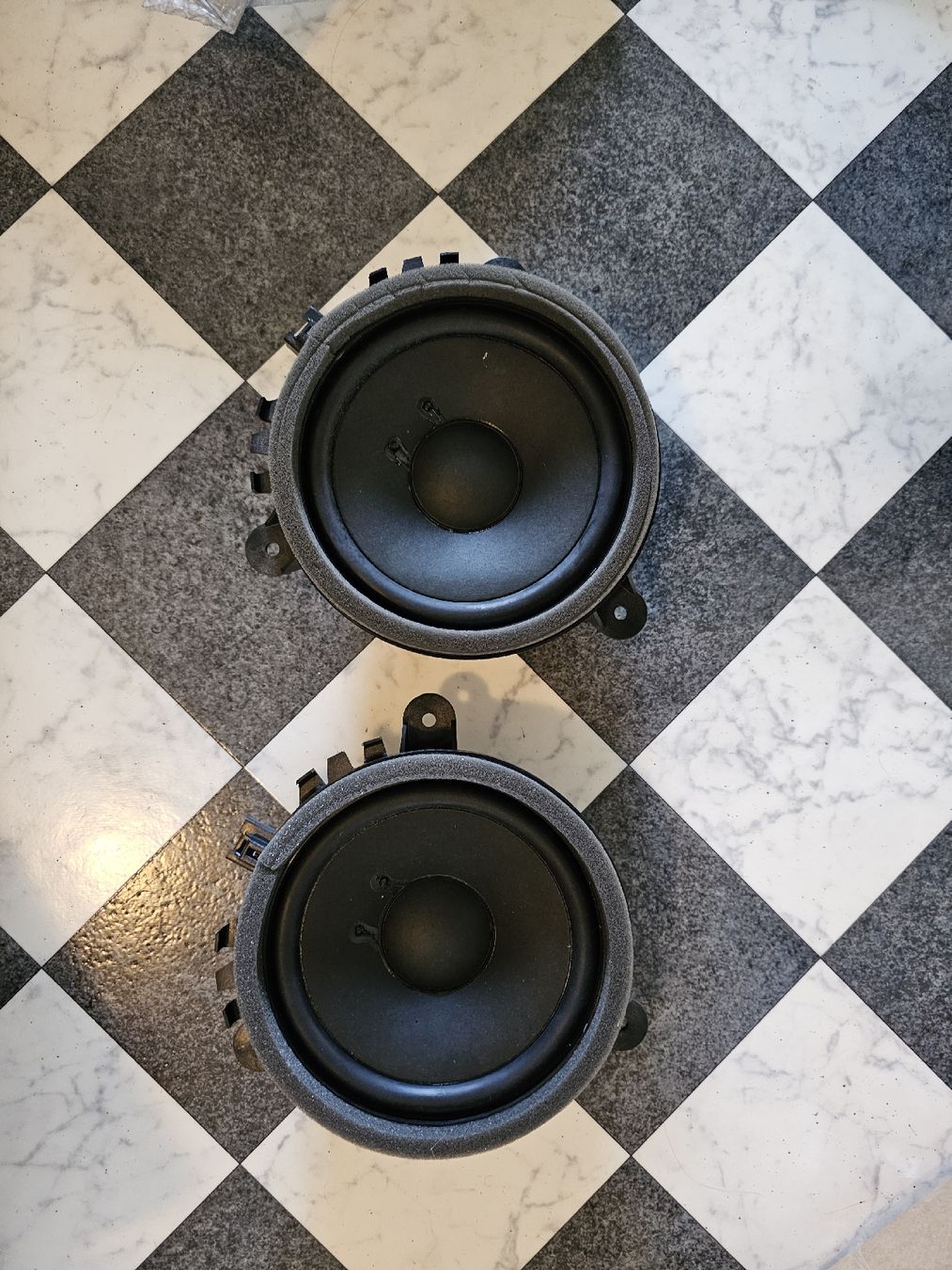 Casse acustiche: Volvo V40 Boxen – Difettoso da Weinfelden venduto da Mikerbro1