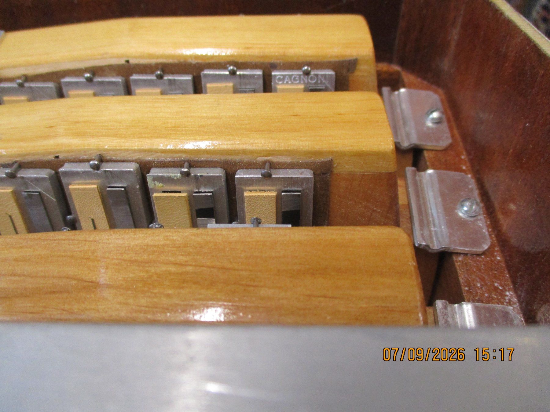 Strumenti musicali: Akkordeon Mengascini 3+3 – Usato da Jegenstorf venduto da Oktavio 4