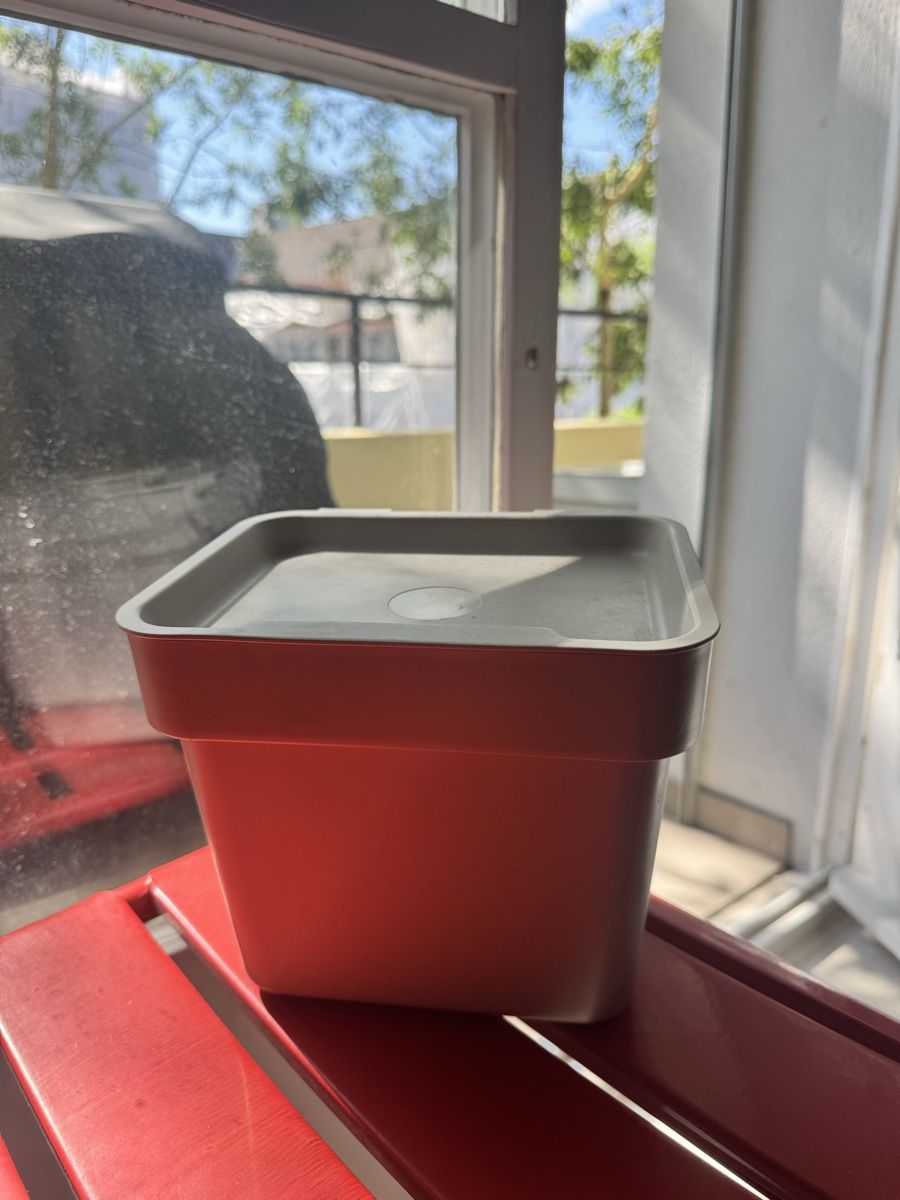 Ikea Recipients et similaires: 3L bin with lid - IKEA hallbar  – D'occasion à Zürich par kri_zhv2 2