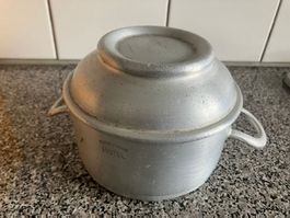Contenitore con coperchio in alluminio