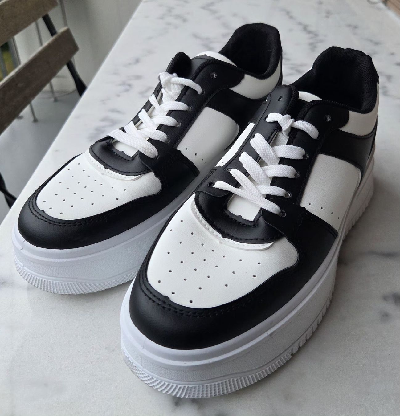 Damenschuhe: Sneaker – Neu (gemäss Beschreibung) aus Spreitenbach von sar_pzg6