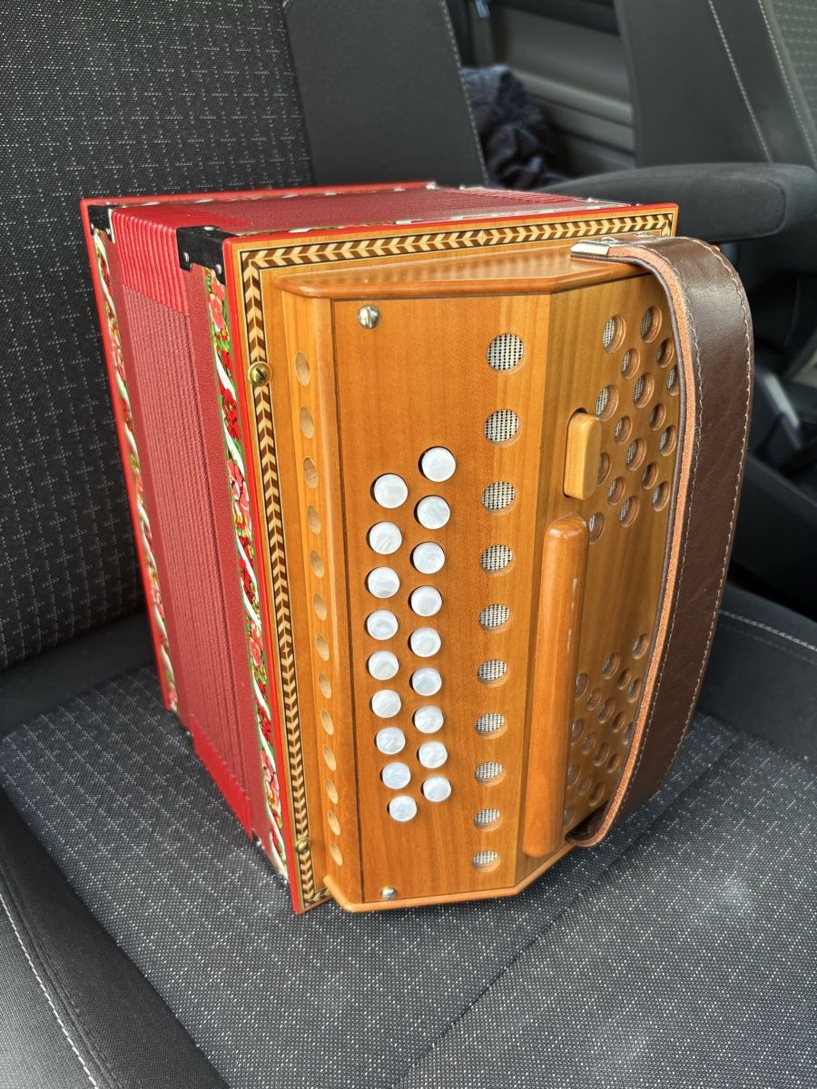 Strumenti musicali: Stalder Schwyzerörgeli Ton B – Usato da Horw venduto da Oergeli0074 1