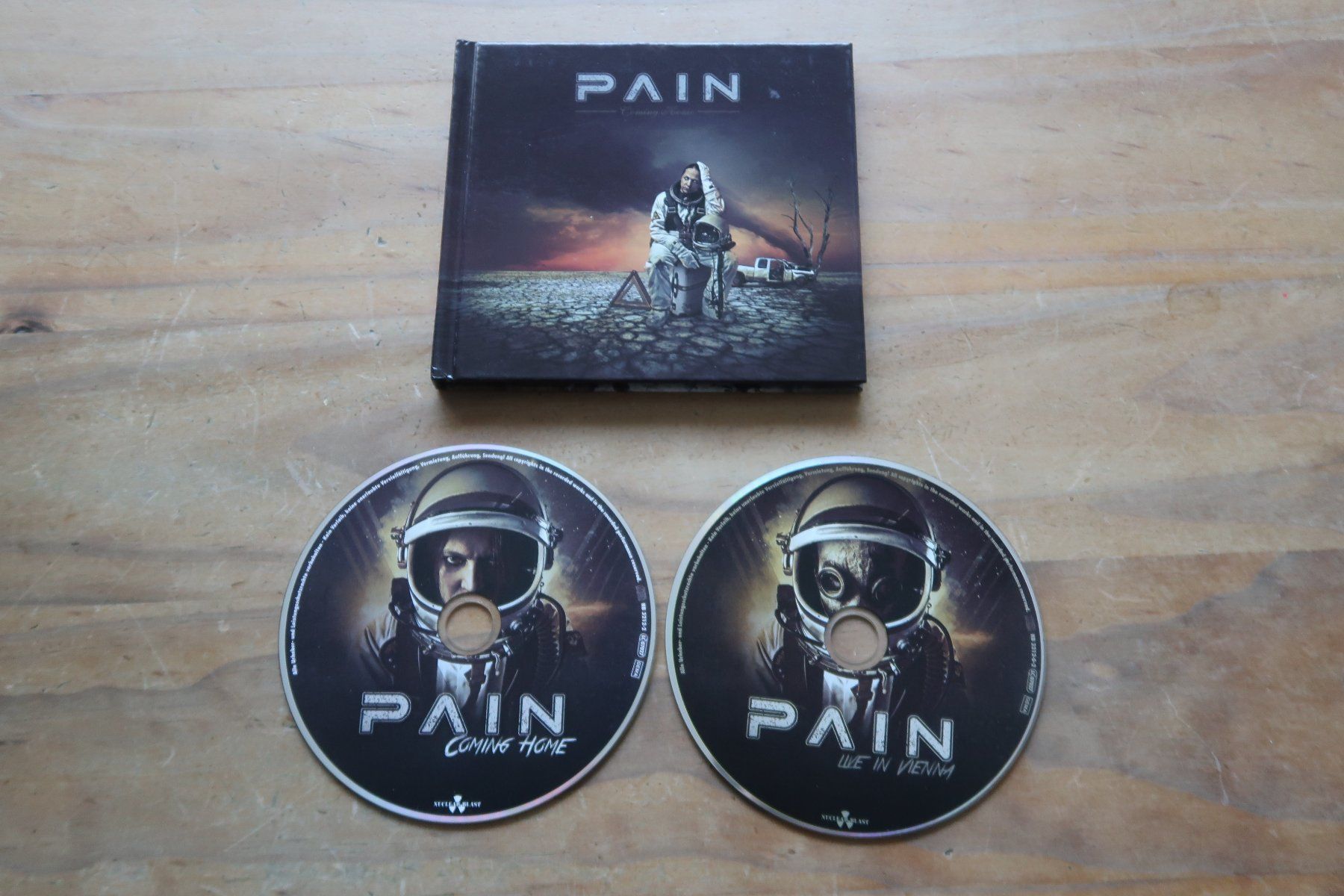 CD: PAIN - COMING HOME - DIGIBOOK - 2x CD – Usato da Basel venduto da Patiscat 5