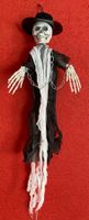 Halloween Deko: Gruseliger Skelett-Geist mit Hut, 60cm