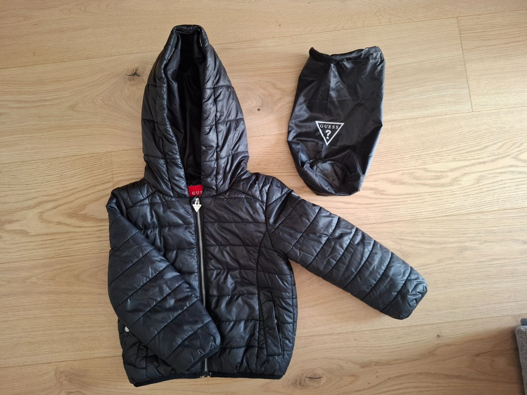 Guess Jacken & Mäntel: Guess Mädchenjacke – Gebraucht aus Naters von furrrrri