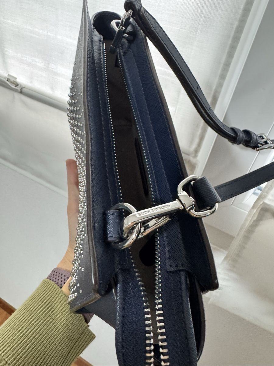 Michael Kors Taschen für Damen: Borsa a tracolla Michael Kors blu con borchie  – Gebraucht aus Quartino von FaniaC 2