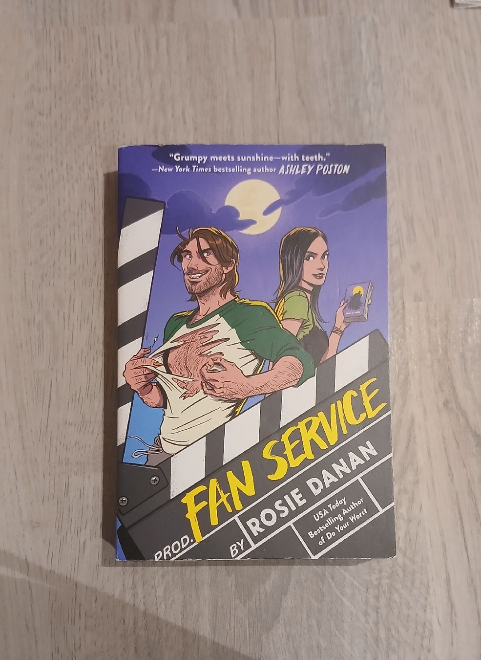 Bücher: Fan Service von Rosie Danan – Gebraucht aus Oberrieden von sib_nkf6
