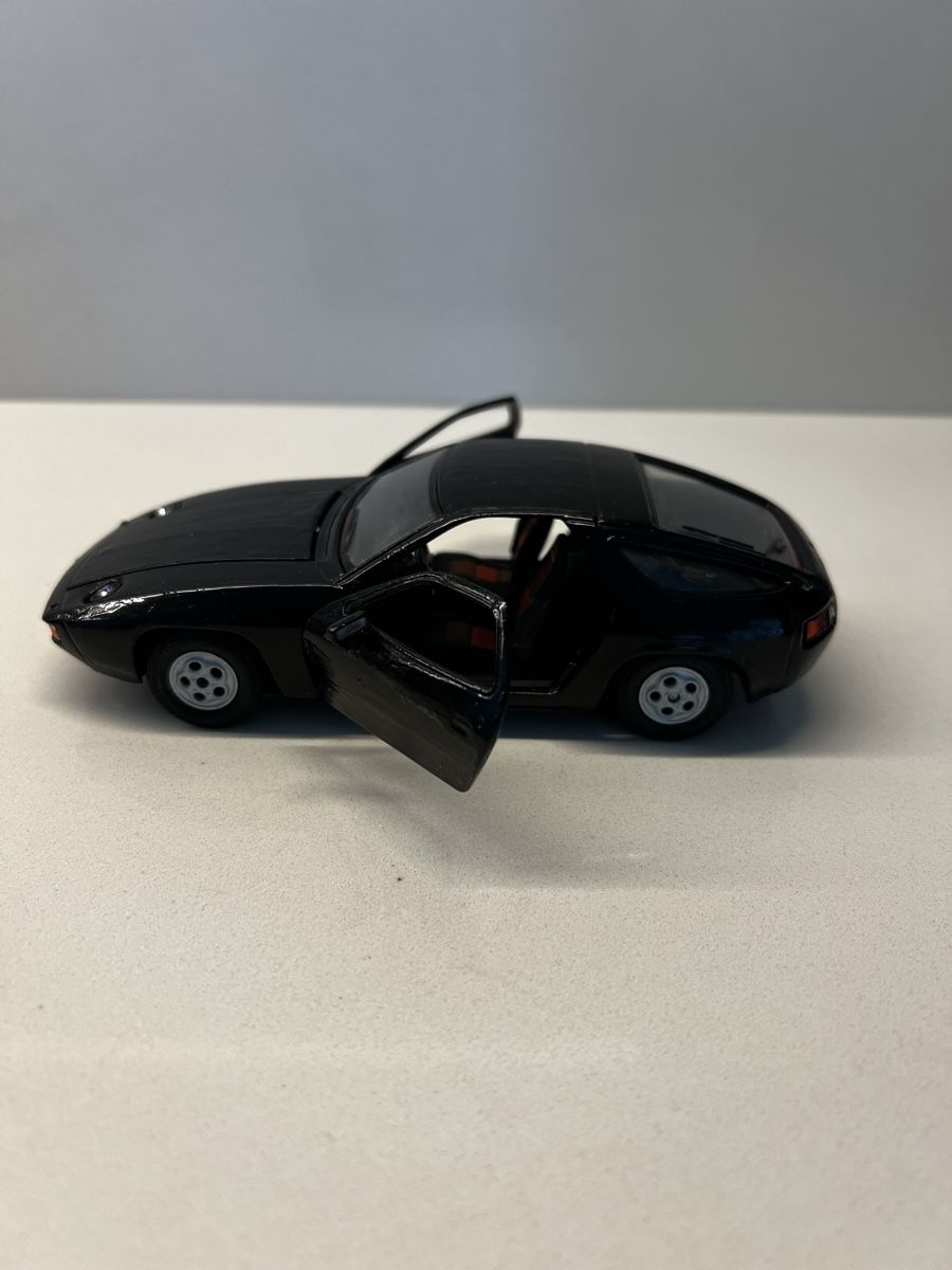 Porsche Modellautos: Schwarzer Porsche 928 Modellauto Sammlerstück – Gebraucht aus Staad SG von Chirrari
