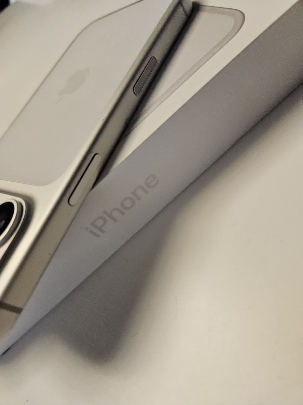 Apple Handys / Smartphones: Iphone 17 pro 256gb Silber – Gebraucht aus Küsnacht ZH von designwelt 5