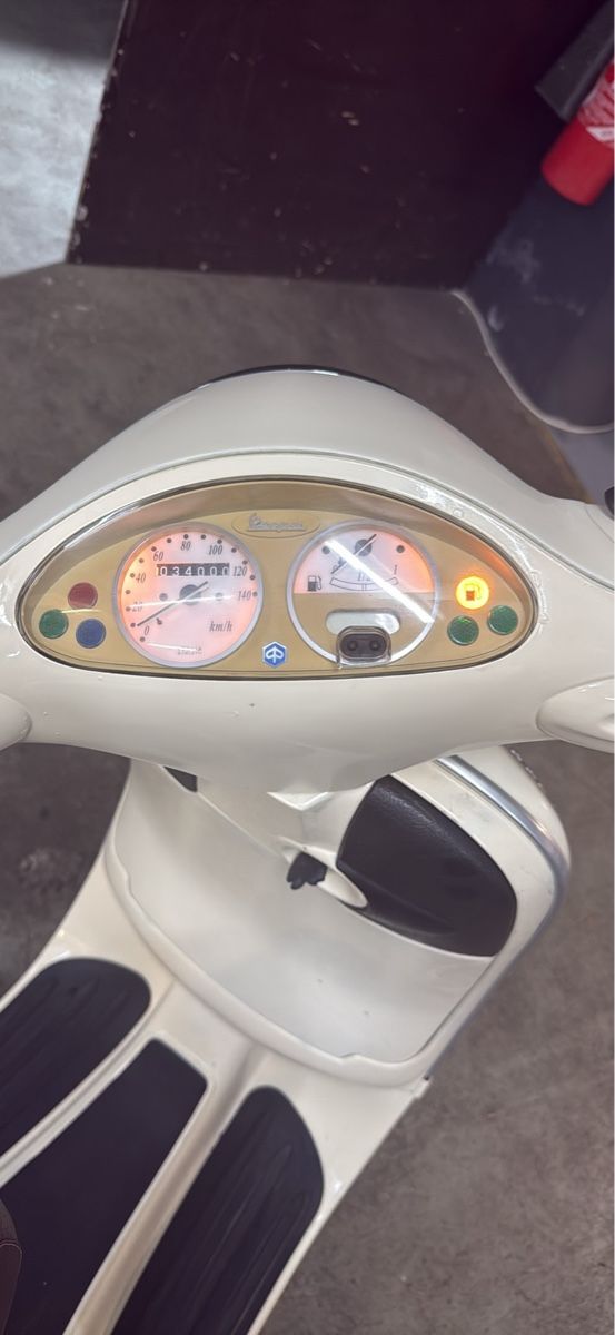 Vespa Scooter: Vespa 125 1997 29000kms – Usato da La Roche FR venduto da kev_t57w 2