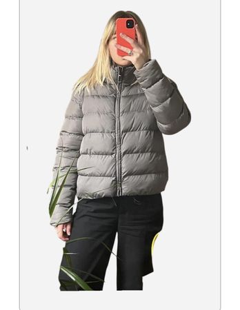 Graue/silbrige Love Moschino Jacke. Perfekt für Winter❄️