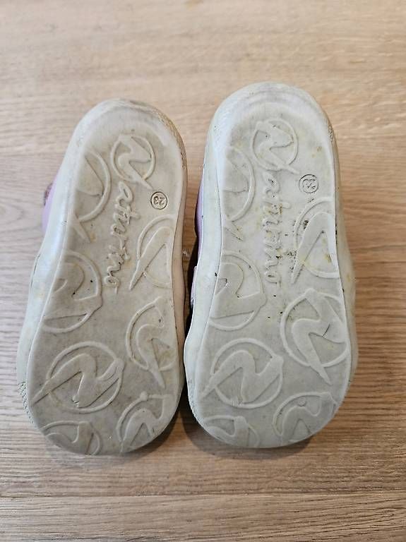 Scarpe per ragazze: Sandalen Naturino Gr. 23 – Usato da Hüntwangen venduto da Hensi1 1