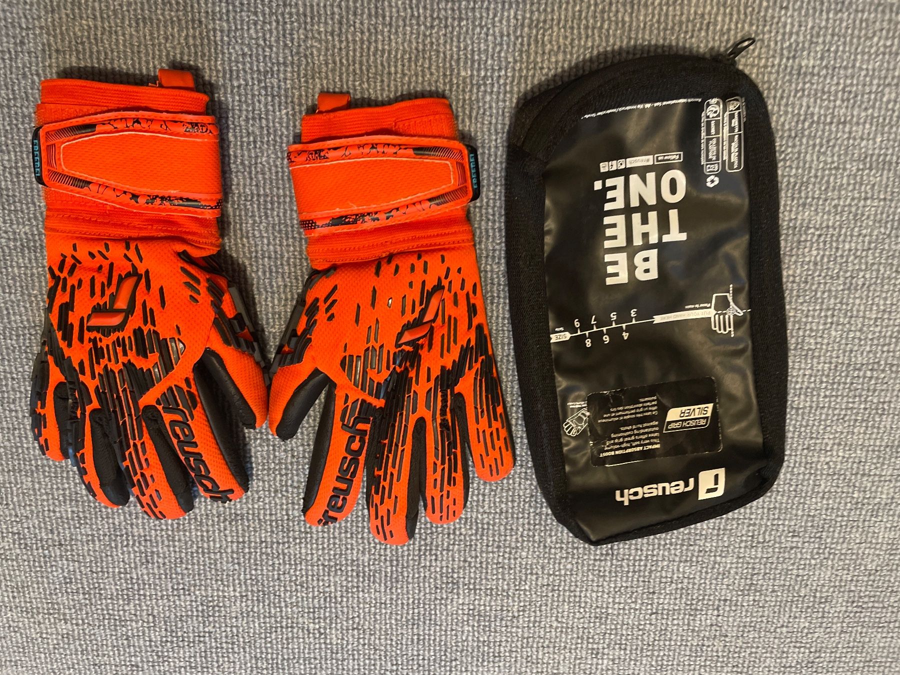 Reusch Kinderhandschuhe: Reusch Attrakt Torwarthandschuhe Gr. 7 – Gebraucht aus Wettswil von Chlaettermus 2