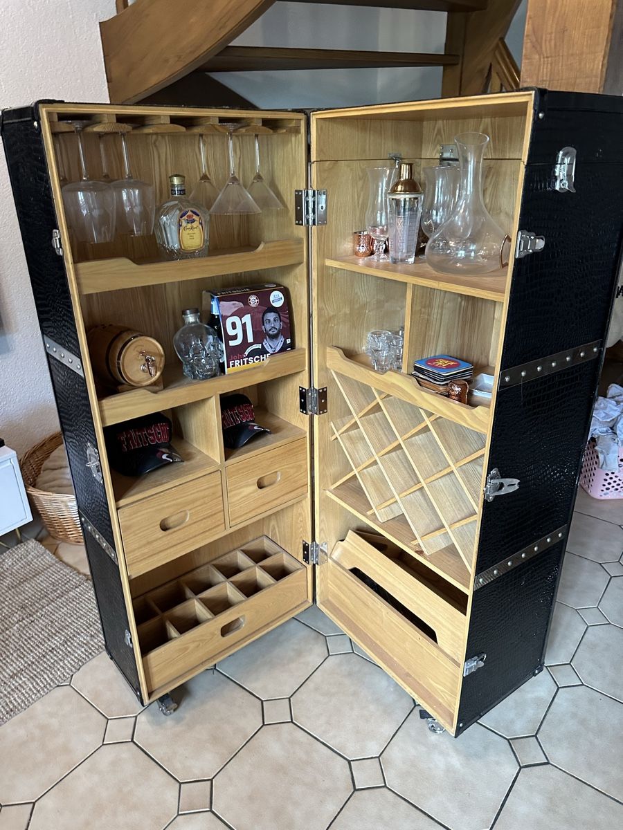 Cassettiere: Furniture set + bar – Usato da Athenaz (Avusy) venduto da fri_2f6q 2