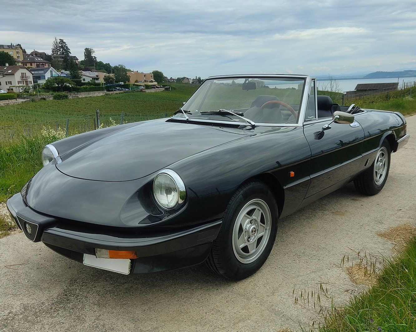 Alfa Romeo Automobili: Alfa Romeo Spider 1984 oldtimer – Usato da Peseux venduto da Goldorak3