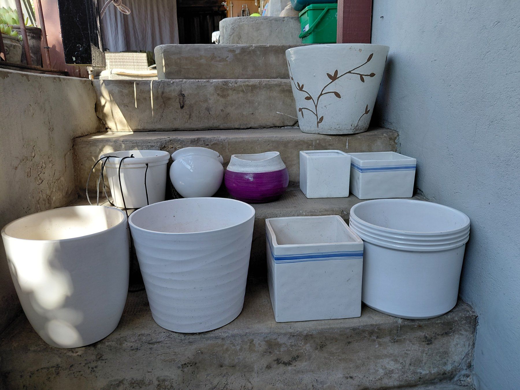 Pots de fleurs: Blumentöpfe diverse in weiss – D'occasion à zuchwil par parson65