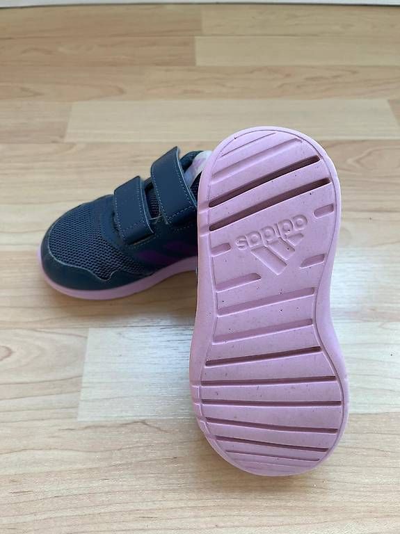 Scarpe per ragazze: Turnschuhe Grösse 26 – Usato da Rotkreuz venduto da antina01