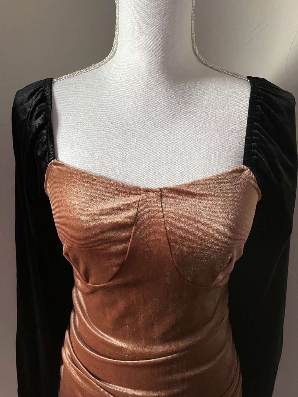 Shein Vestiti: Elastisches Samtkleid zweifarbig S – Nuovo (secondo la descrizione) da Dietikon venduto da Nieselchen 1
