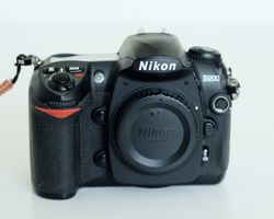 NIKON CCD LEGENDE D200 - NUR 13'000 Auslösungen - Topzustand
