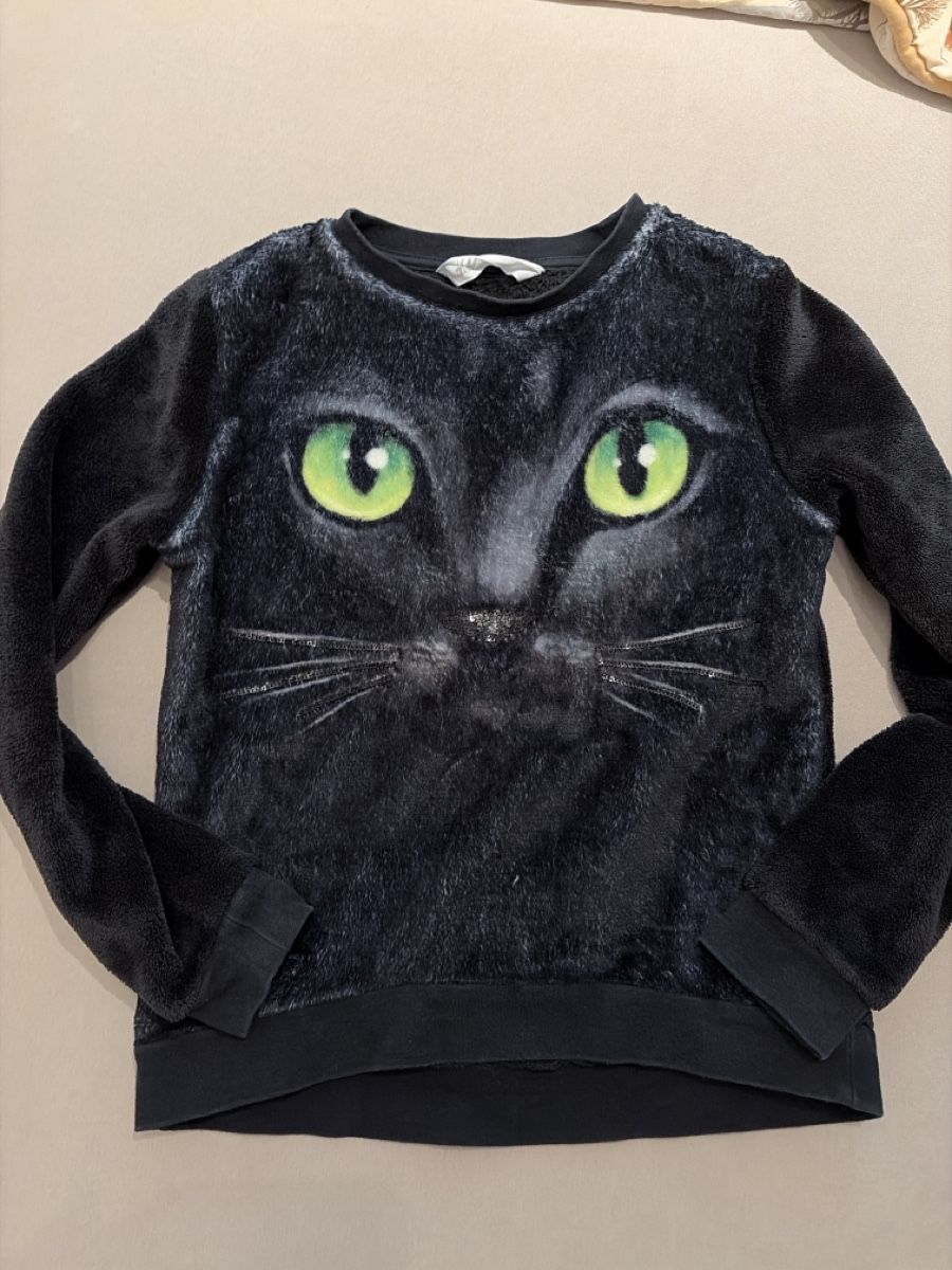 H&M Pulls & Sweat-shirts: Flauschiger Katzen Pullover 128/134 – D'occasion à Galgenen par Hawaii021