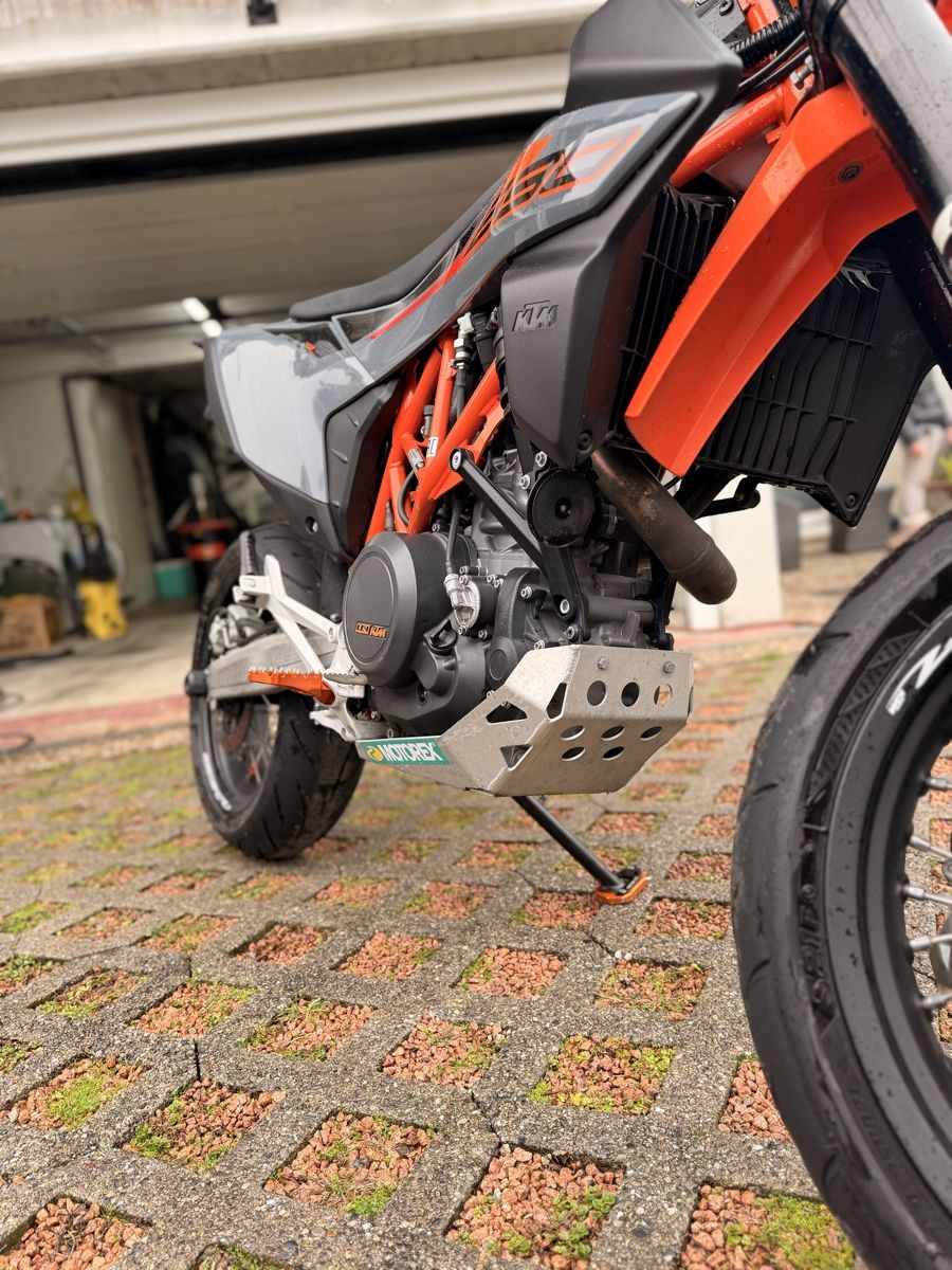 KTM Strada: KTM 690 SMC-R, anno 2020. – Usato da Bioggio venduto da ste_9qtg 4