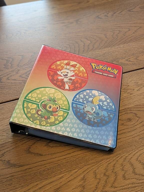 Pokémon Carte collezionabili: Pokémon Sammelordner mit 50 Seiten – Usato da Sempach venduto da Tornadoblaster