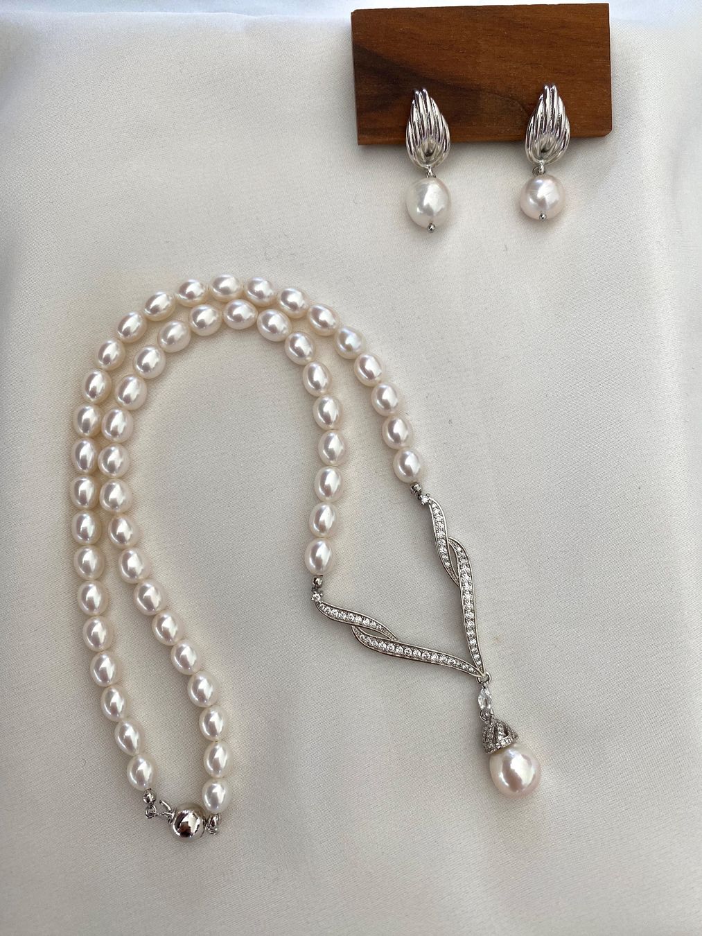 Catenine: Top Glanz Süsswasserperlen Kette mit Ohrringe – Nuovo e nell'imballaggio originale da Sarnen venduto da Yingsperlen4 1