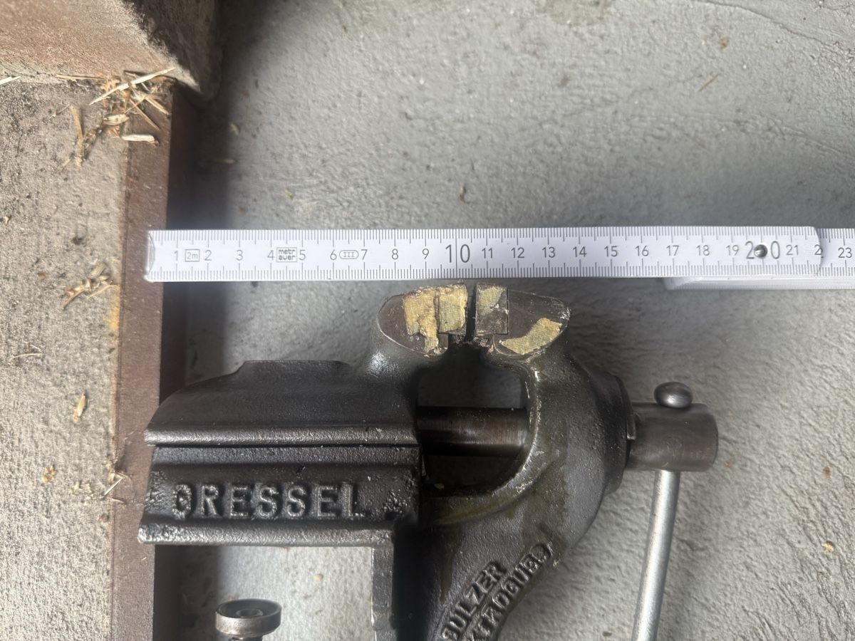 Gressel Tutti gli attrezzi: Gressel Schraubstock (klein) SULZER Elektroguss  – Usato da Illnau venduto da Bugak 5