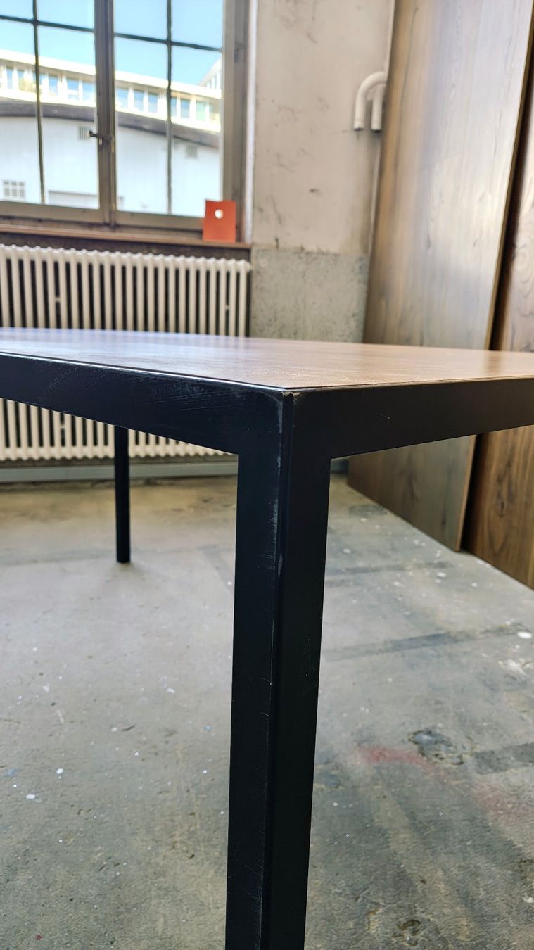 Tavoli: Tisch mit goldener Platte | Nektar Design – Usato da Zürich venduto da Glaesser 4