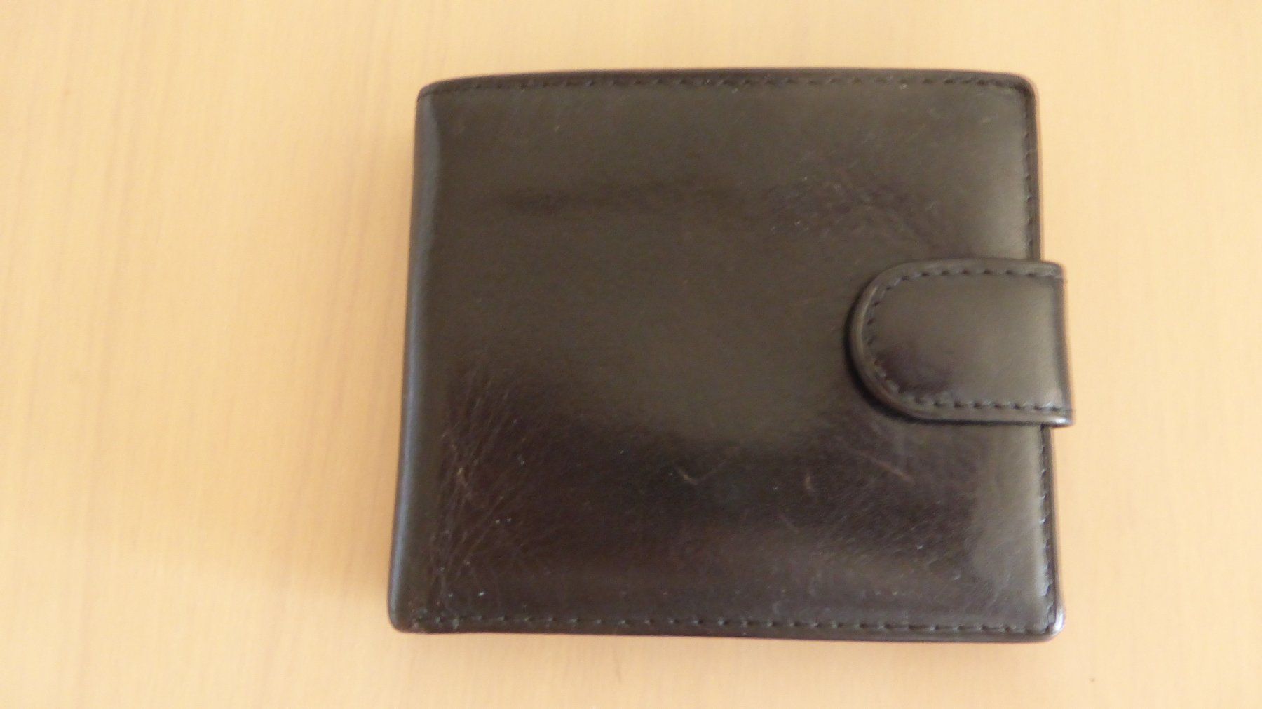 Portafogli: Portefeuille en cuir noir – Usato da Genève venduto da LucieA01