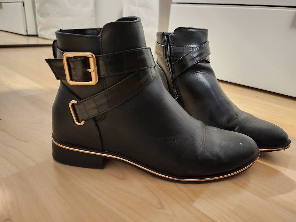 Scarpe da donna: Ankleboots Grösse 38 – Usato da Glattpark(Opfikon) venduto da Elenas22