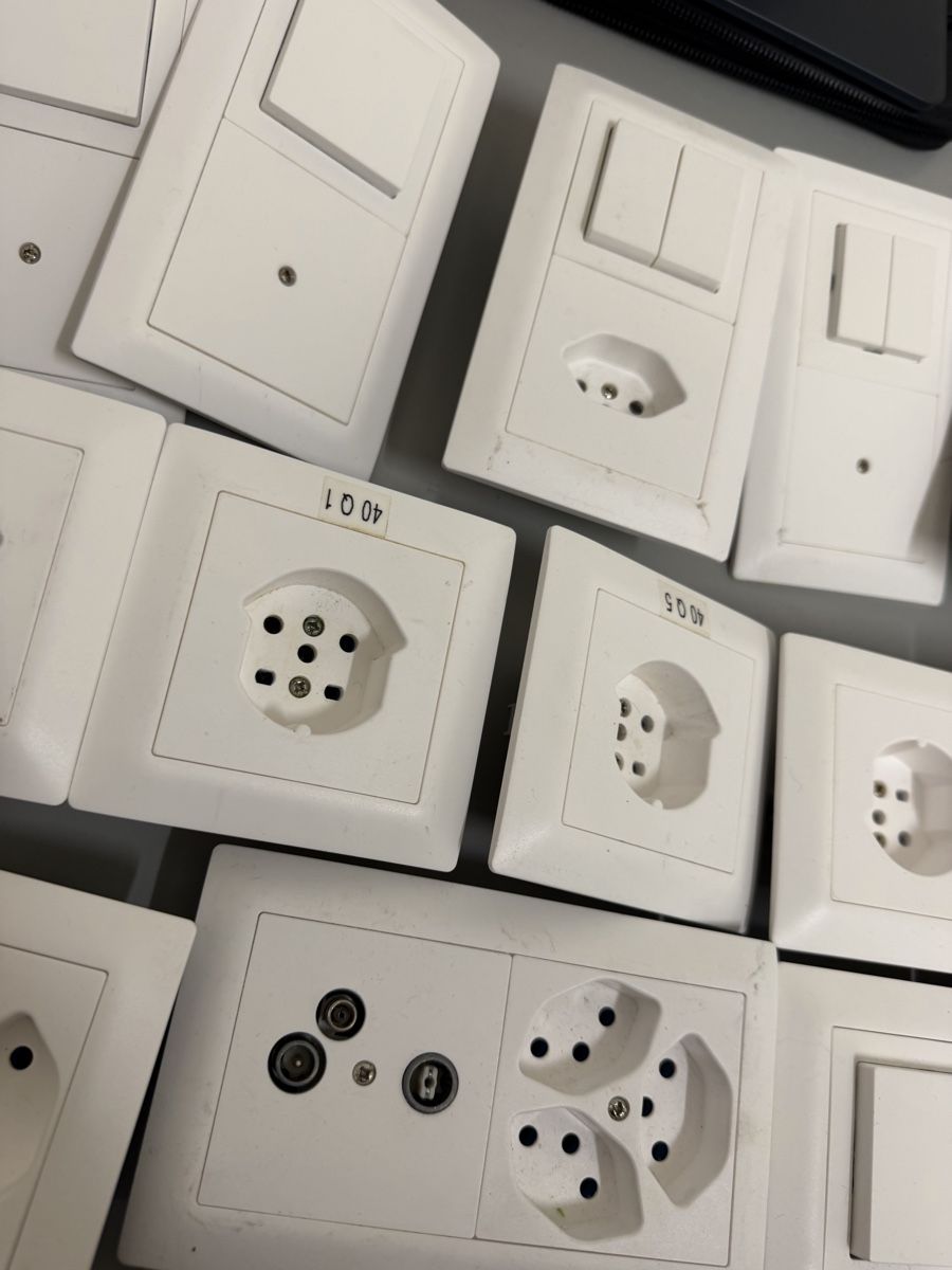 Hager Spine: Elektro Artikel Hager – Usato da Zürich venduto da papaplatte 7