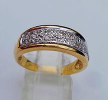 Goldring mit Diamanten