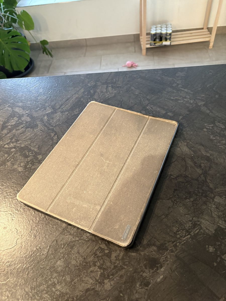 Apple Tablettes PC: iPad Pro 12.9 pouces 2e génération  – D'occasion à Chézard-St-Martin par M.C2501 6