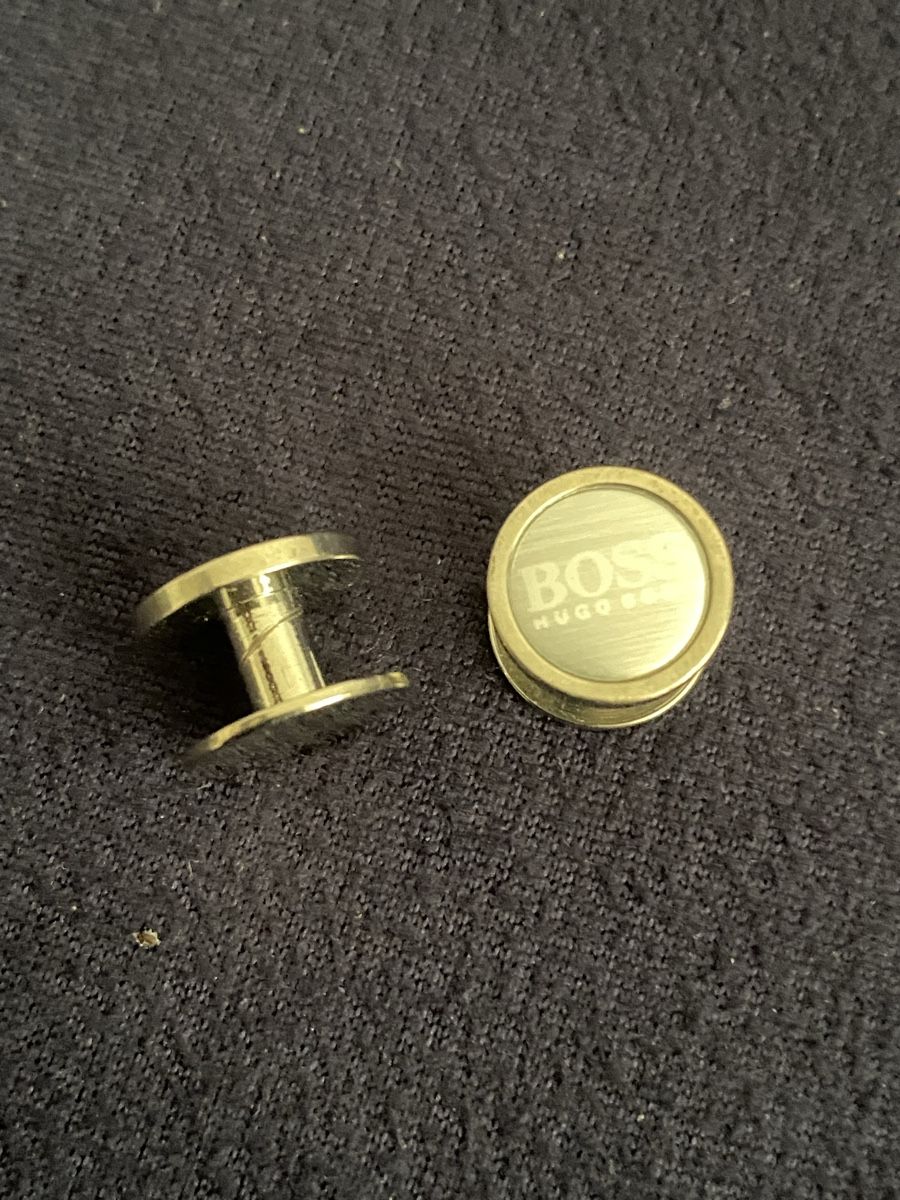 Hugo Boss Gemelli: Boutons de manchette Hugo Boss – Nuovo (secondo la descrizione) da Genève venduto da ibrahim9dd17 2