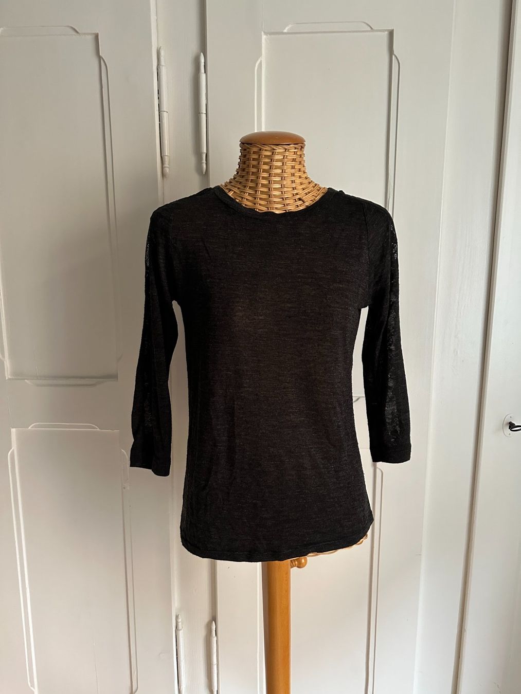 Zara T-shirt: ZARA - Oberteil schwarz mit Spitze S – Usato da Zürich venduto da Diazaio
